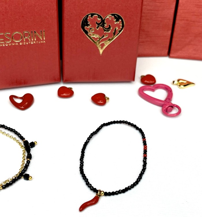 10_001_SPINEL Z KORALEM I ZAWIESZKA Z EMALII PAPRYCZKĄ.jpg