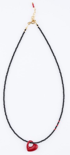 20_009 Naszyjnik spinel czarny i koral z emaliowanym sercem _ 230 _WYCIETE 1.jpeg