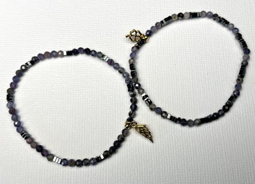 10_19 Bransoletka iolit i hematyt ze skrzydełkiem _ 120.jpeg