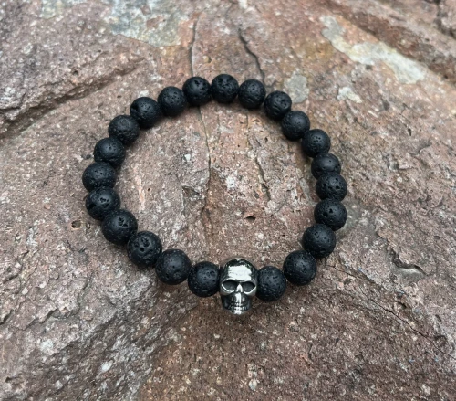 19_04 Bransoletka z lawy z czaszką _ 150.webp