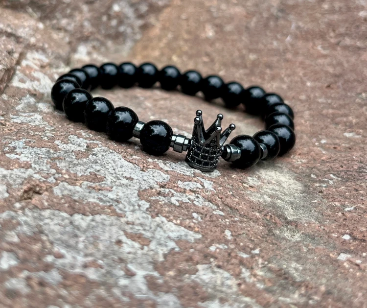 19_06 Bransoletka z onyksu i hematytów z koroną _ 170.webp