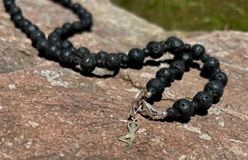 29_03 Naszyjnik lawa z zawieszką joga drzewo _ 380.webp