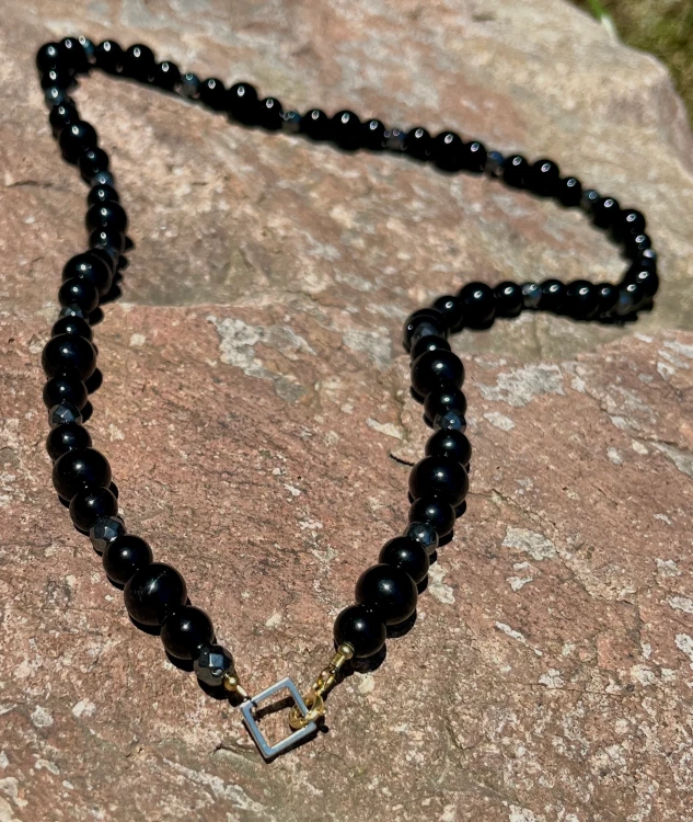 20_15 Naszyjnik z onyksów i hematytów _ 370.webp